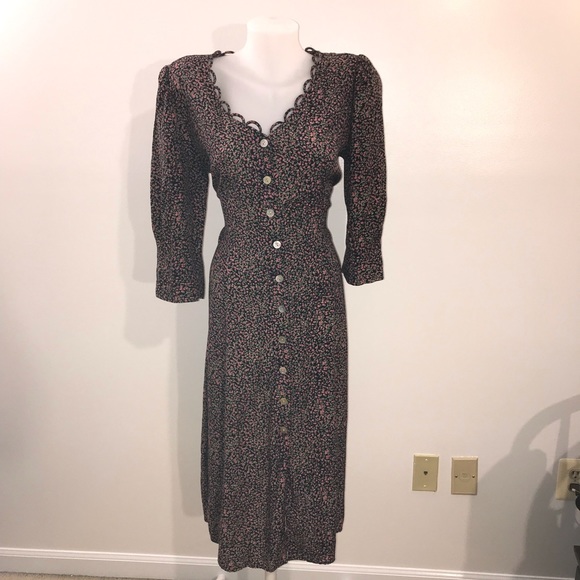 Dresses & Skirts - 90’s Vintage Dress in Roses Knee Length Dress